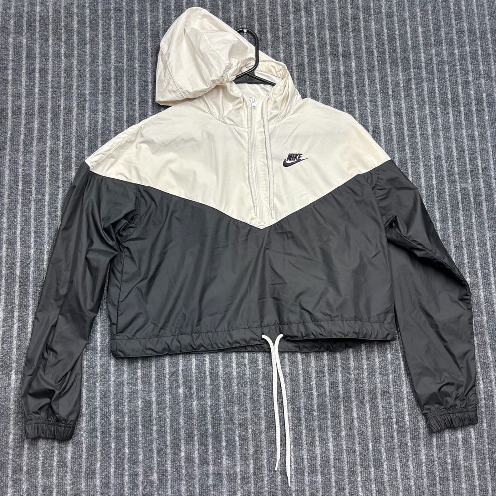 Nike Womens Windrunner Half-Zip Cropped Windbreaker S Black White Chevron Jacket